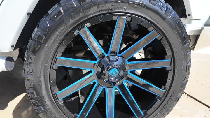 Custom teal-spoke wheel after detail